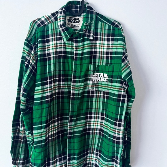 Cakeworthy: The Child/Grogu Flannel - Picture 2 of 3